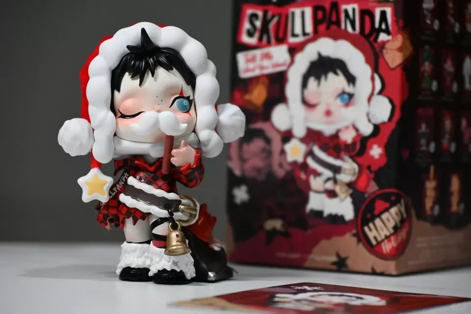 POP MART SKULLPANDA Time To Wish Confirmed Christmas Figures - Still on the Job
